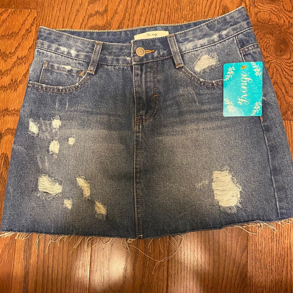 NWT Fringe distressed raw hem Jean skirt
